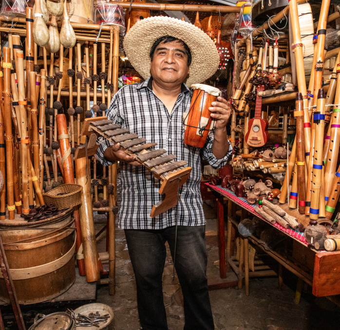 Imagen del artesano Eddy Flores