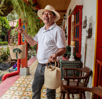 Imagen del artesano Guido Arcos