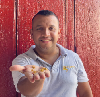 Imagen del artesano Hugo Borja
