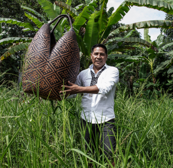 Imagen del artesano Luis Ferney Mejía