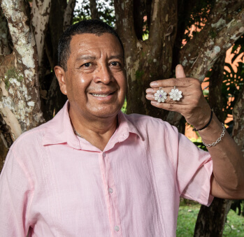 Imagen del artesano Luis Leonardo Dominguez